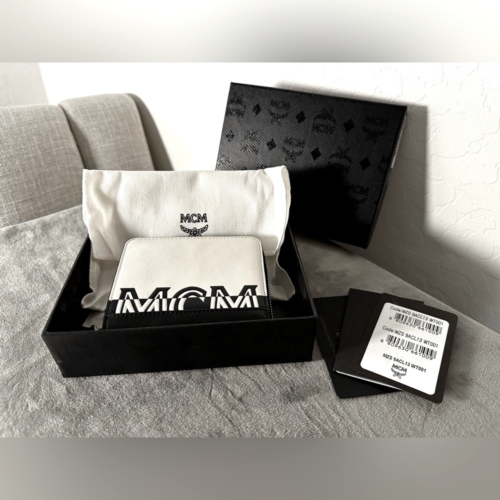 MCM Contrast Logo Zip Around Wallet